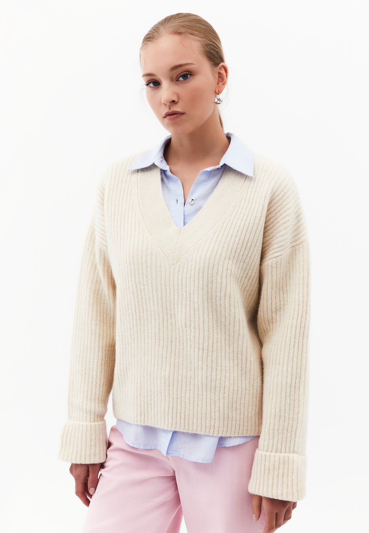 Loose V-Neck Sweater - Cream