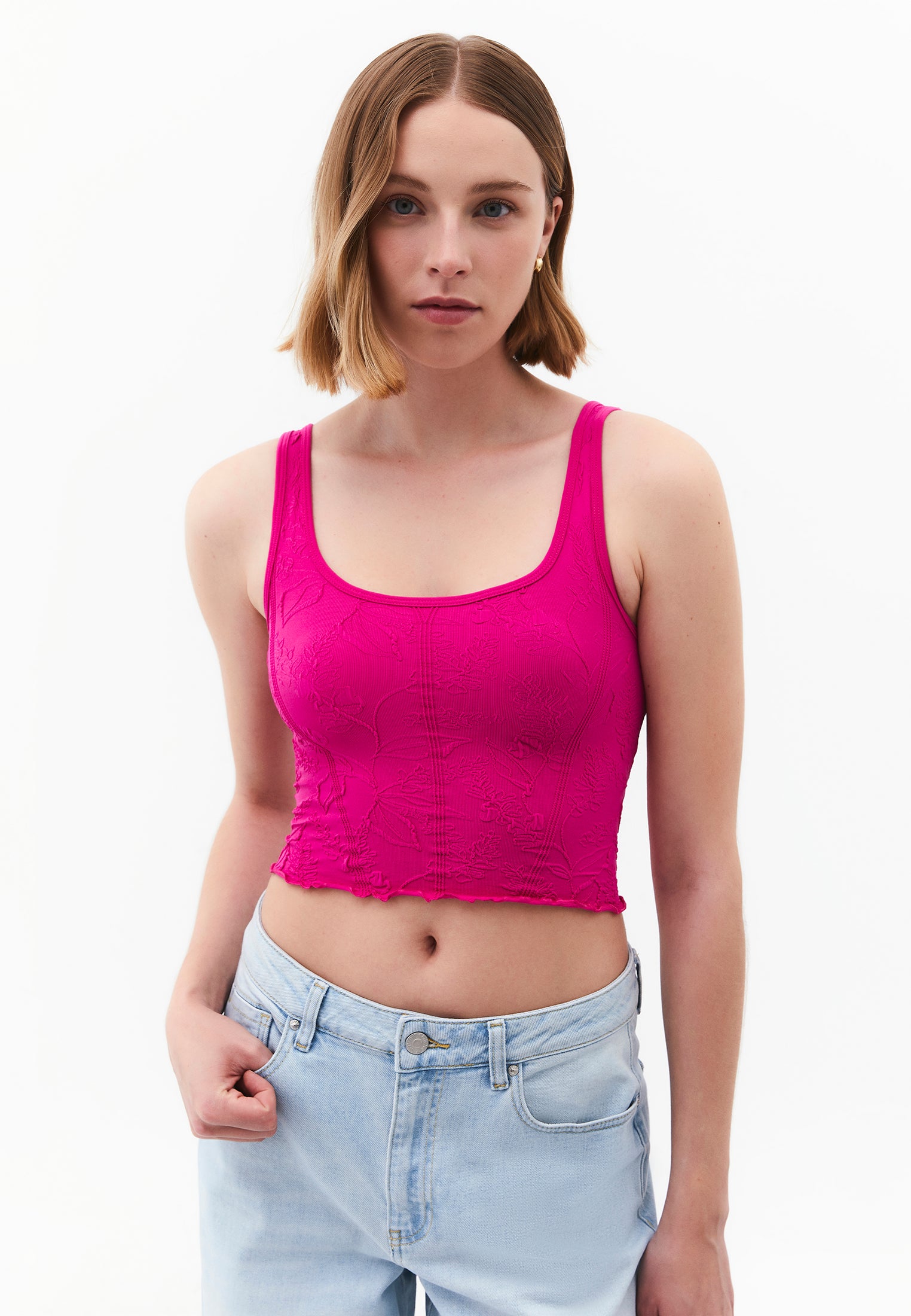 U Neck Sleeveless Cropped Bodycon Tank Top - VERY BERRY
