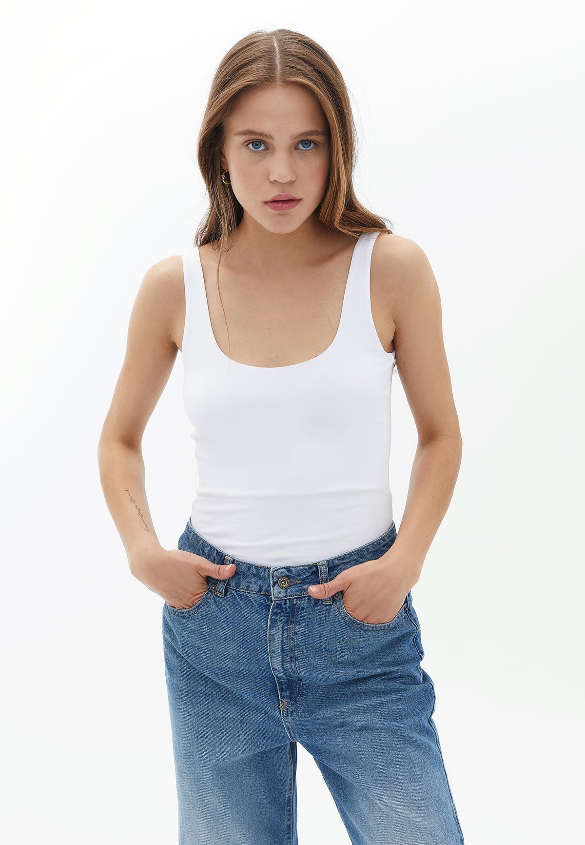 U Neck Vest - White