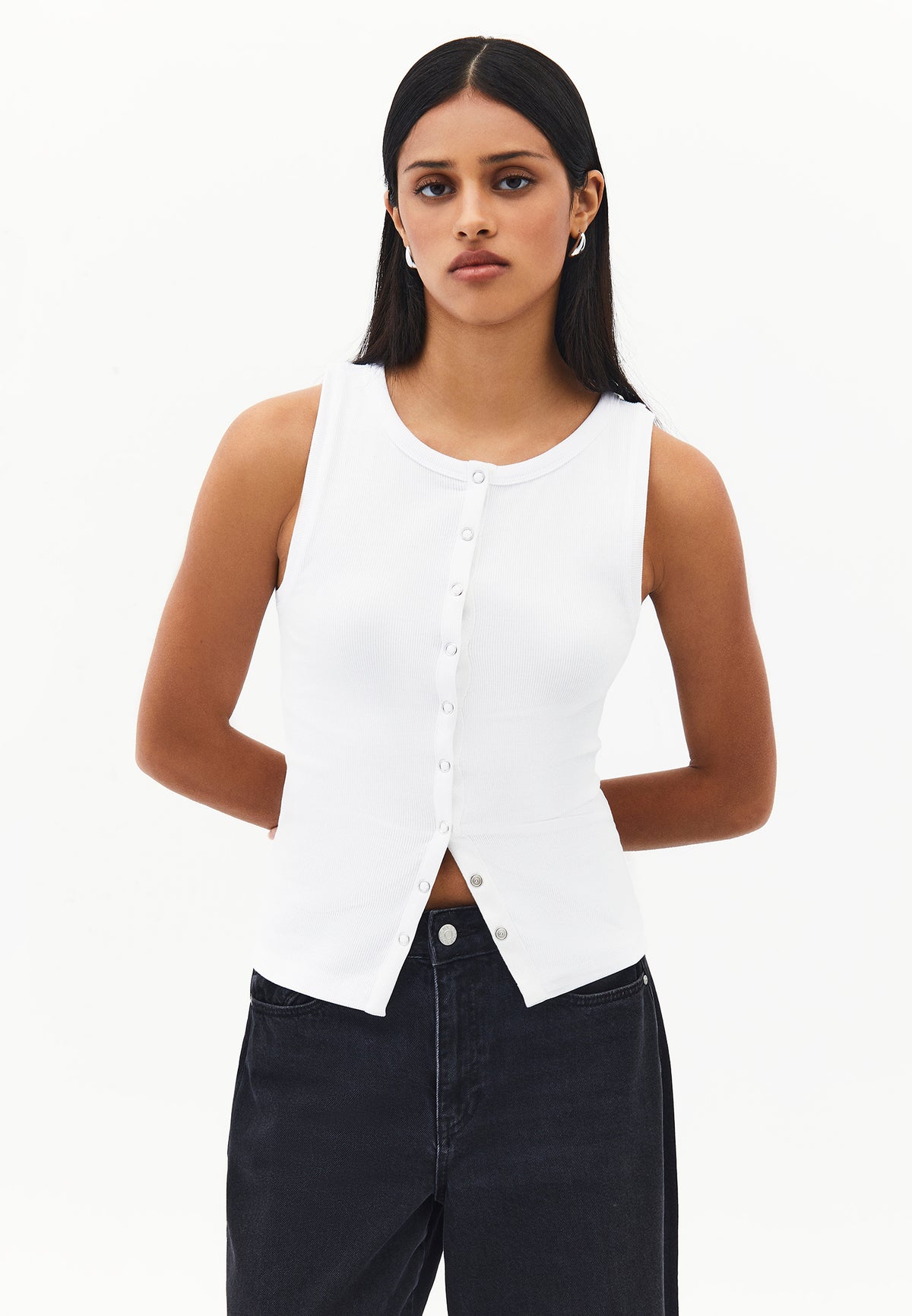 Sleeveless Crew Neck Tank Top - White