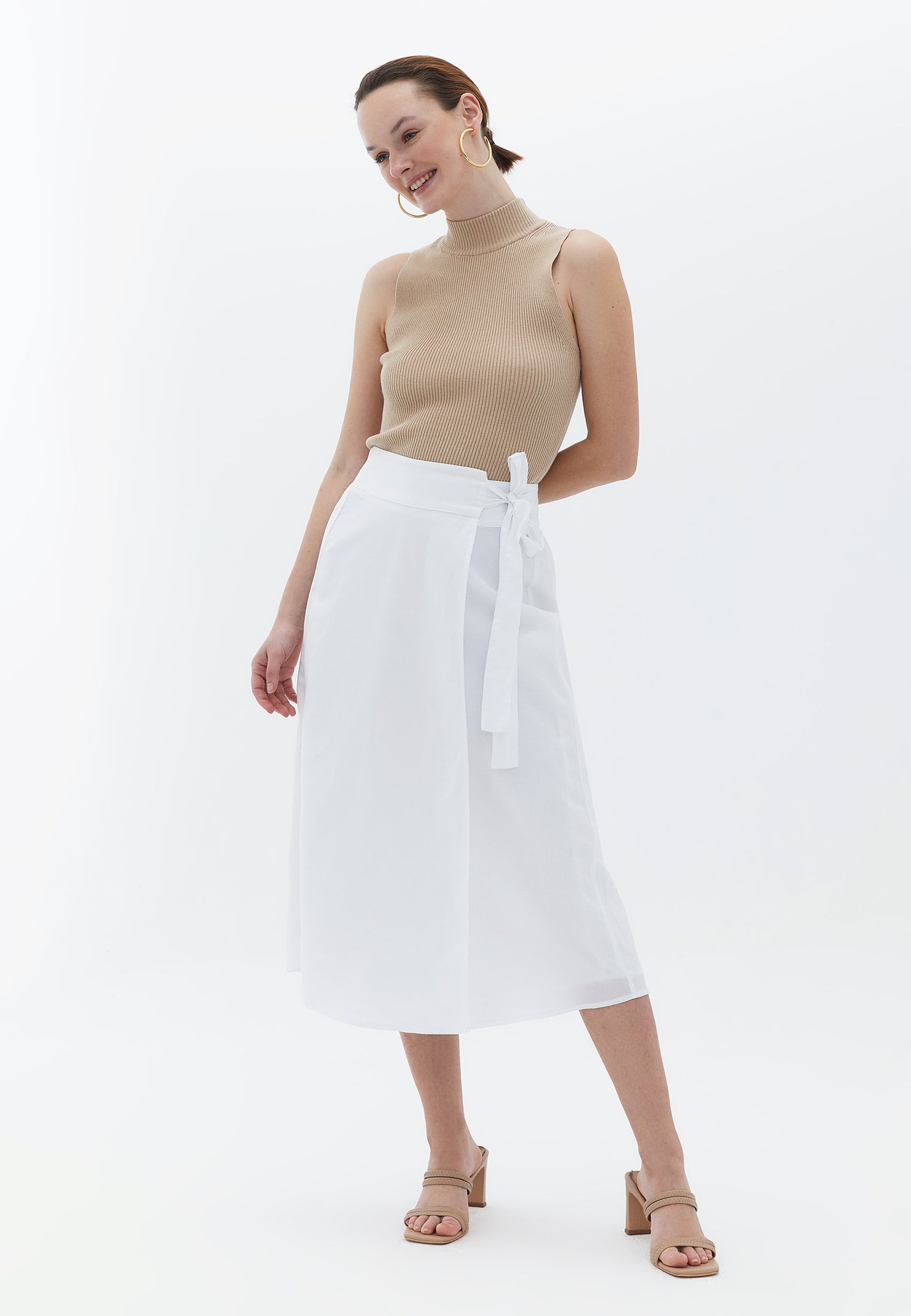 SKIRT WITH BELT DETAILS - WHITE