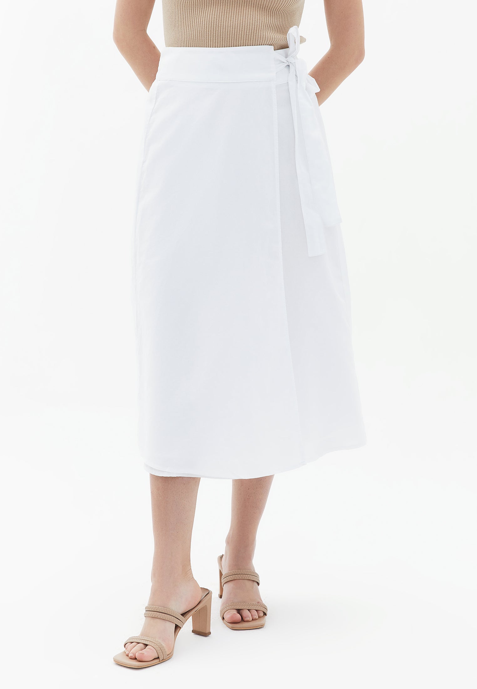 SKIRT WITH BELT DETAILS - WHITE