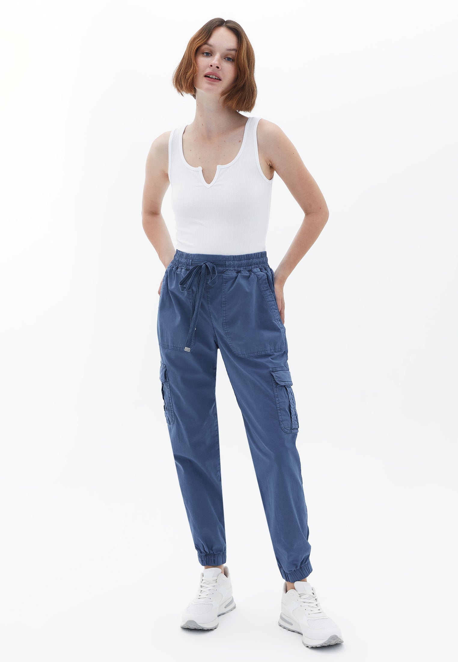 SLEEVELESS TOP WITH U NECKLINE - WHITE