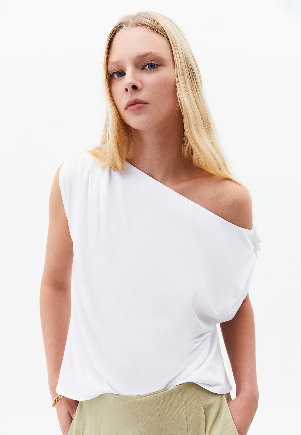 Pleated Asymmetric T-Shirt - White
