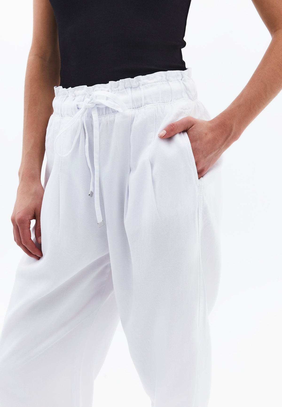 Pleated Tencel Baggy Pants - White