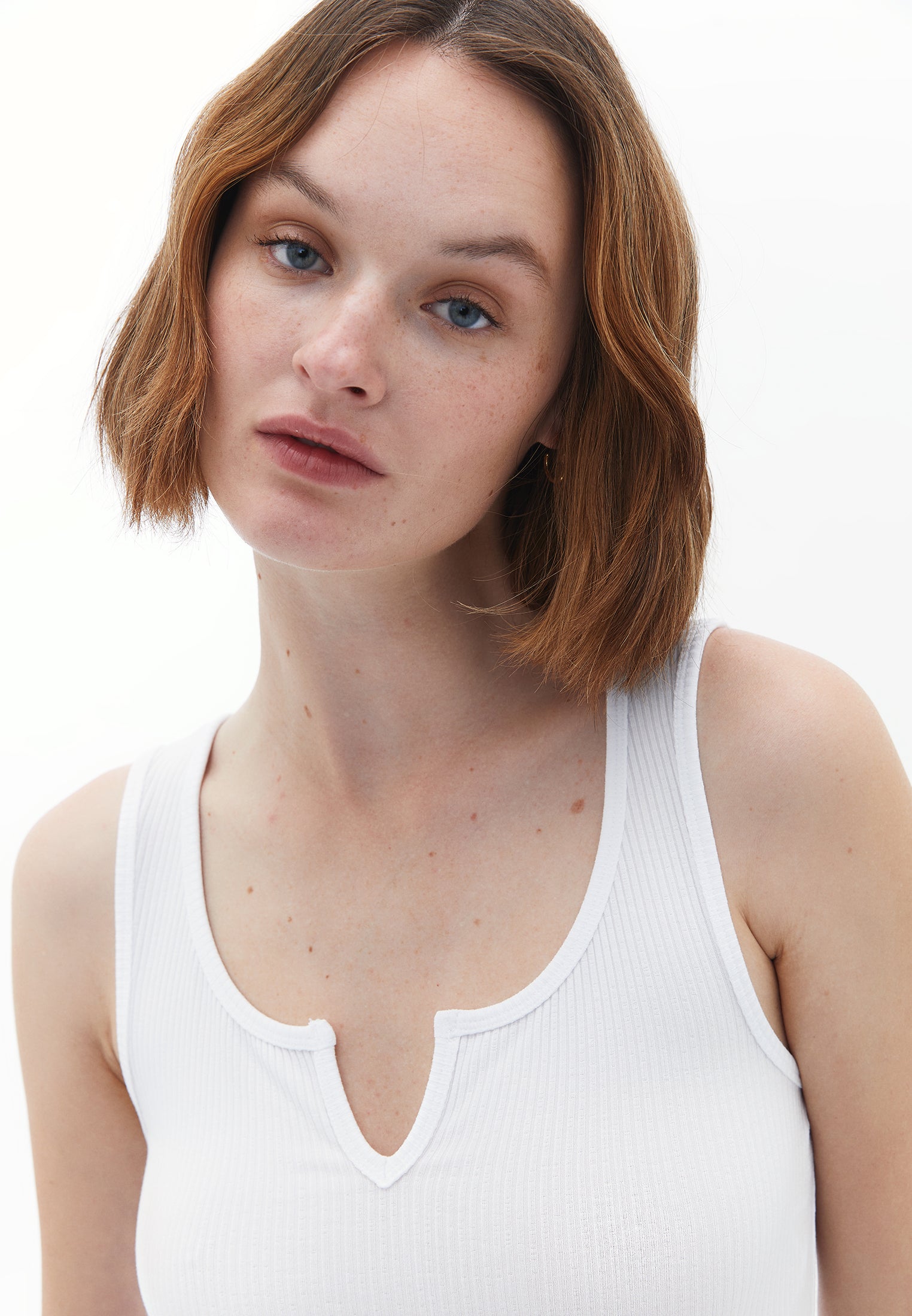 SLEEVELESS TOP WITH U NECKLINE - WHITE