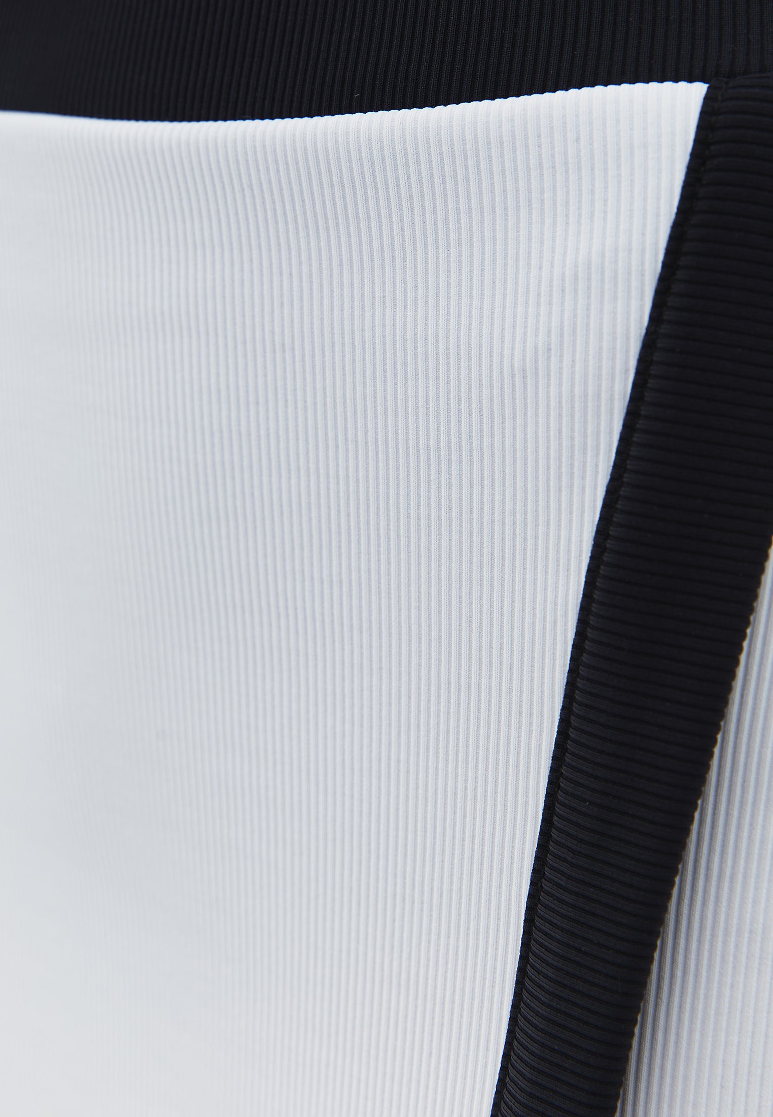 WRAP MIDI SKIRT - WHITE