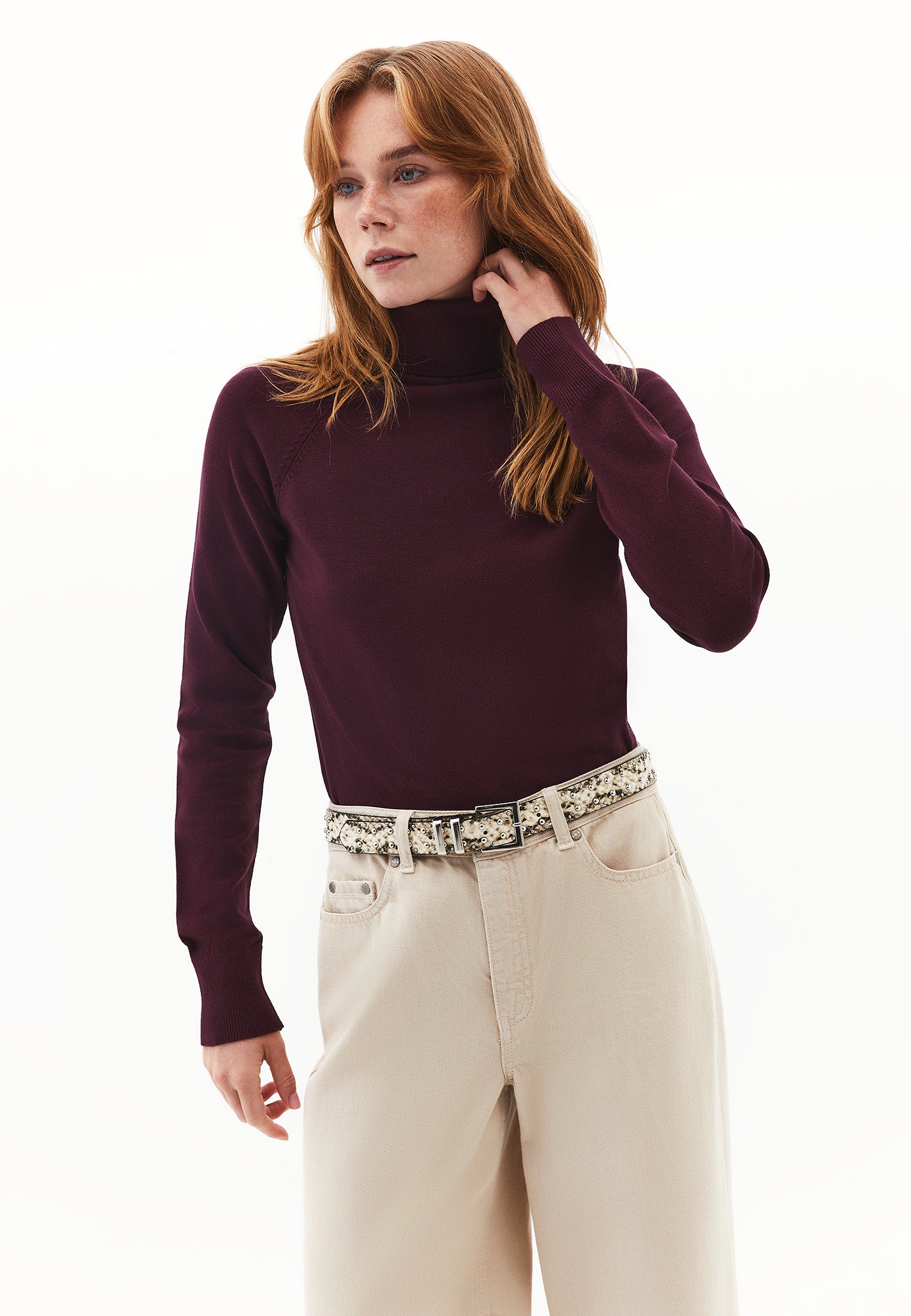 Slim Fit Turtleneck Knitwear - WINETASTING