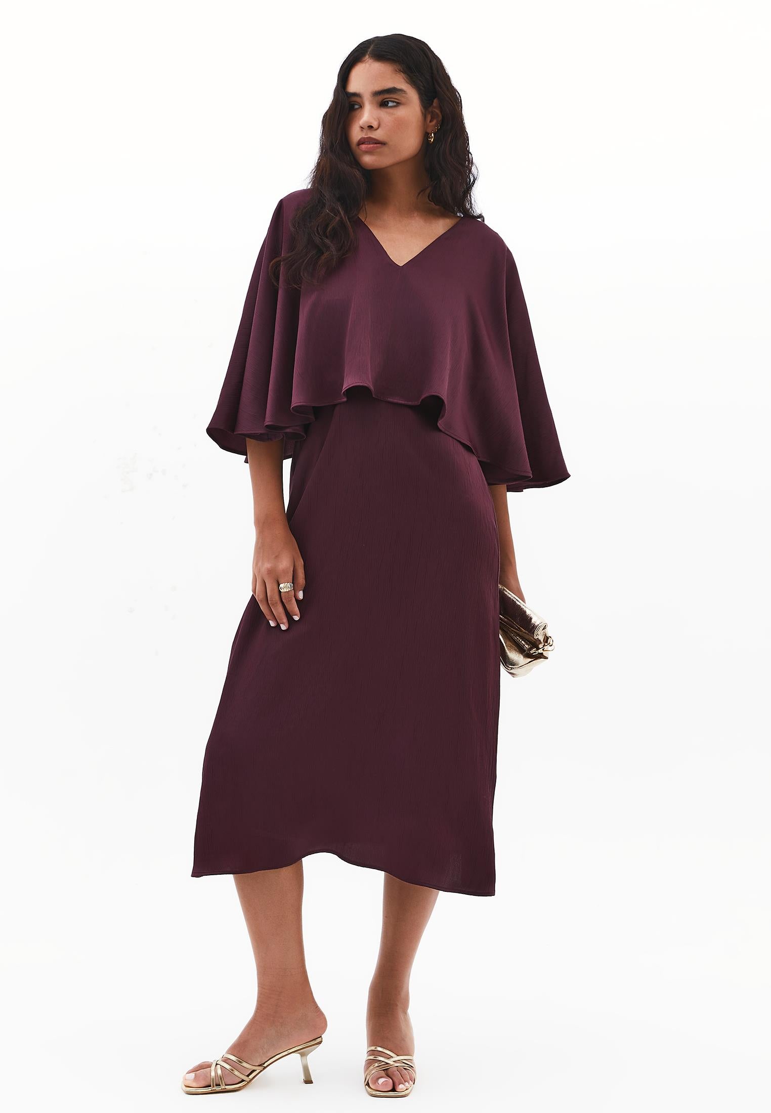 فستان طويل برقبة على شكل V - WINETASTING