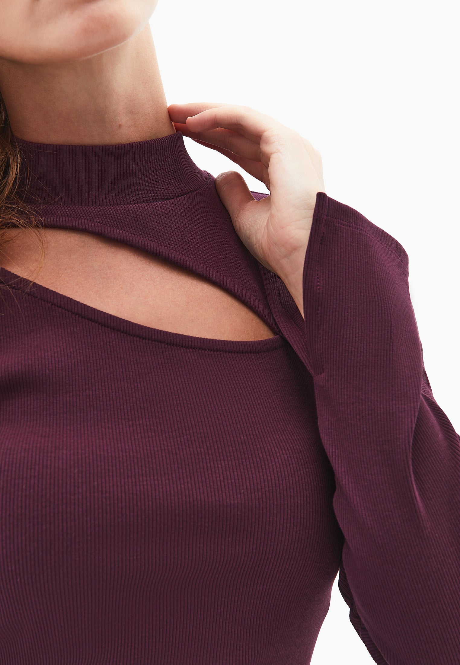 Cut out detail long sleeve t-shirt - WINETASTING