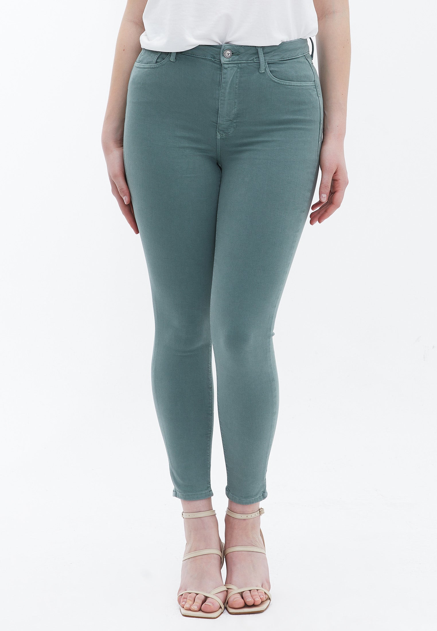 Curvy Skinny Denim Pants - ANTIK LAUREL WREATH