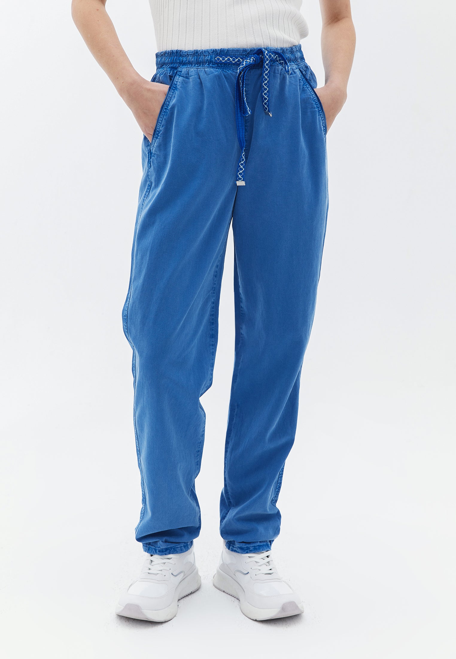 Mid Rise Carrot Fit Pants - ANTIK LAPIS BLUE