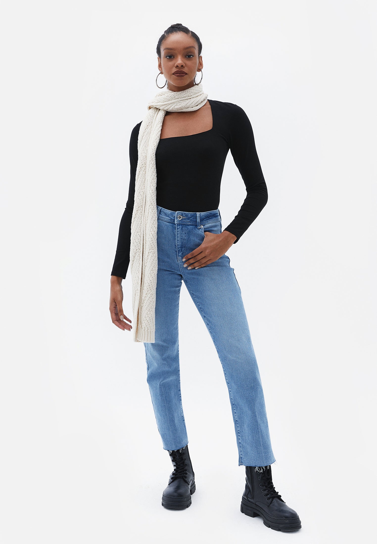Square Neck Tshirt with Long Sleeves - BLACK