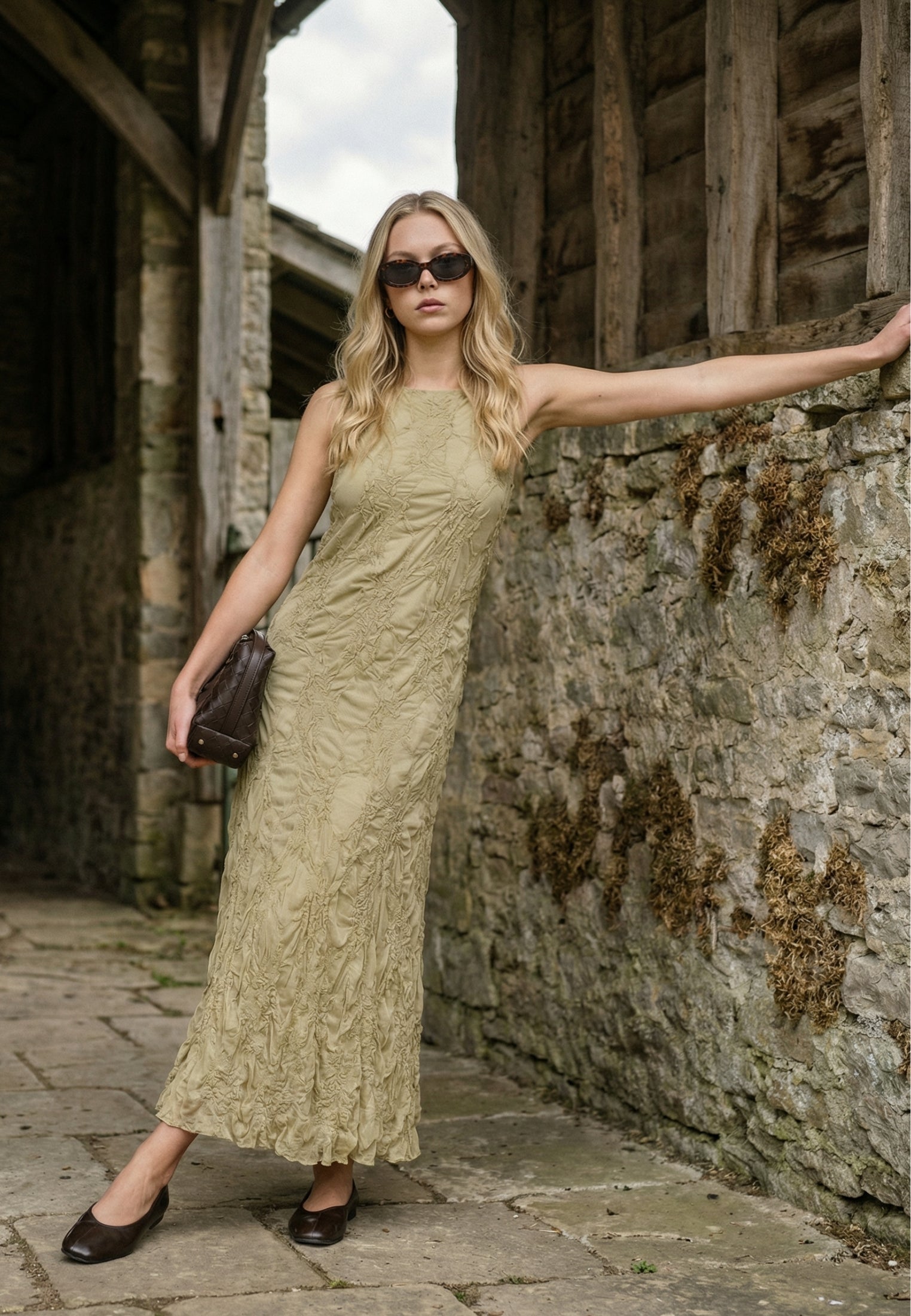 Sleeveless long dress with crew neck - SAGE GREEN