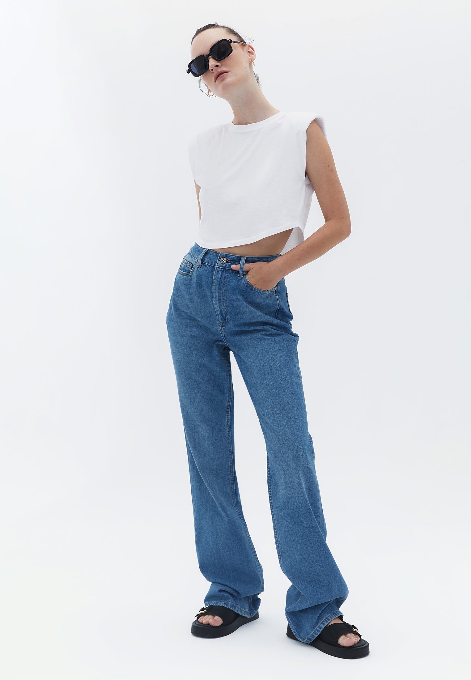Crew Neck Crop Tshirt - WHITE