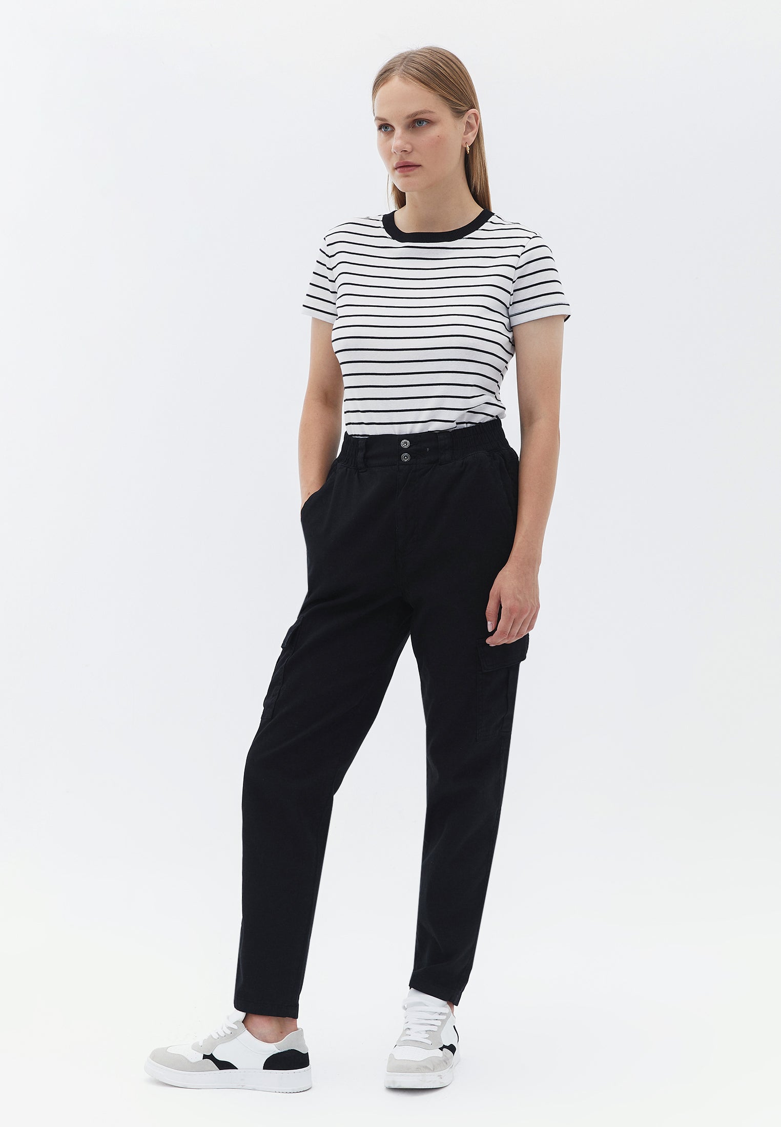 Ultra High Rise Carrot Fit Pants - BLACK