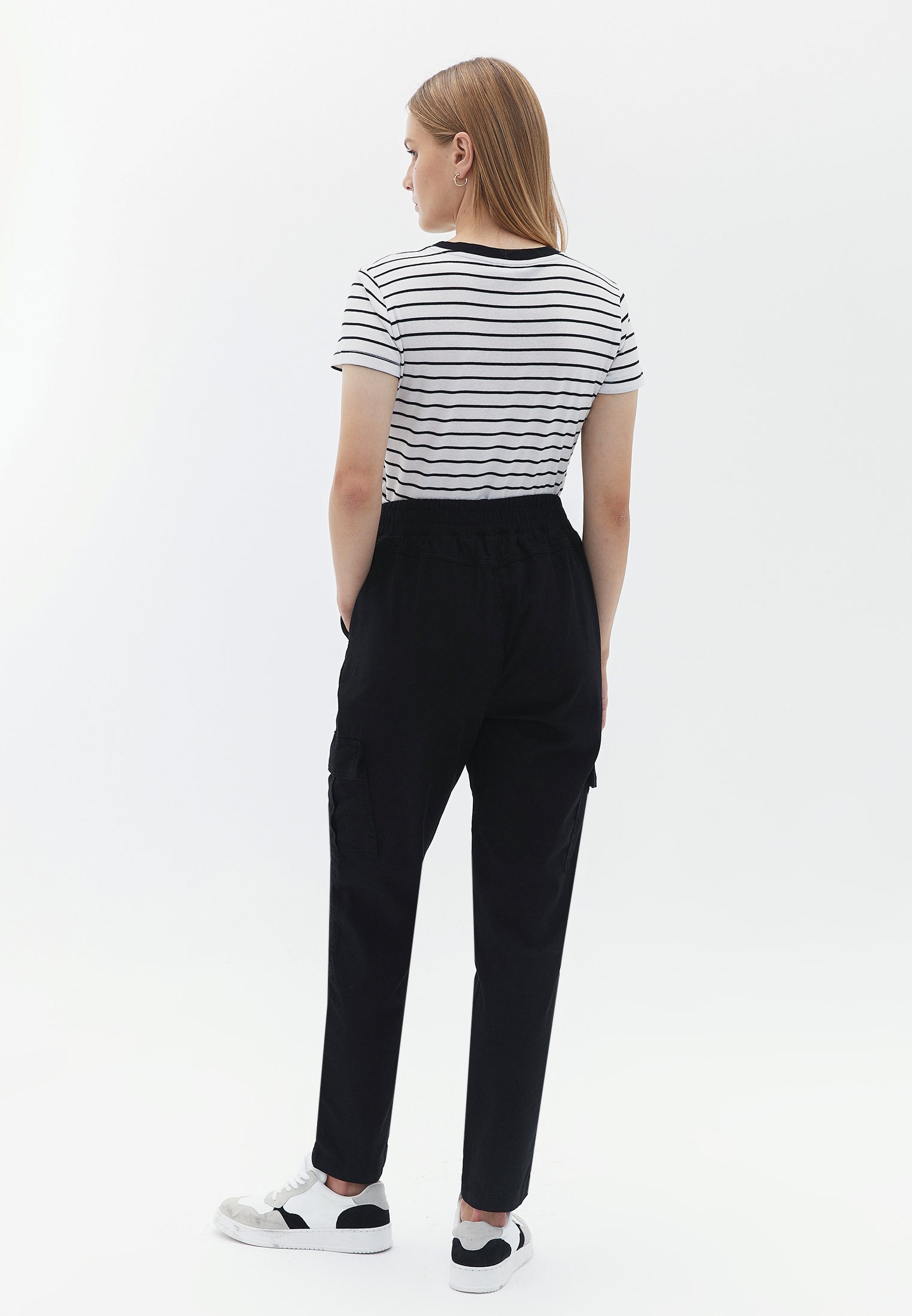 Ultra High Rise Carrot Fit Pants - BLACK