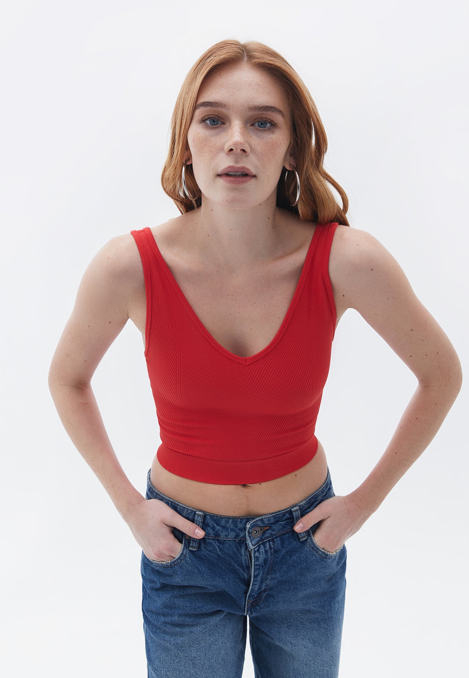 V-neck Jacquard Seamless Singlet - POINSETTIA